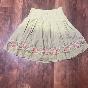 Talbots cotton floral embroidered greenish yellow ombre, pleated skirt, size 4